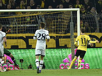 WATCH: Dortmund's third go...